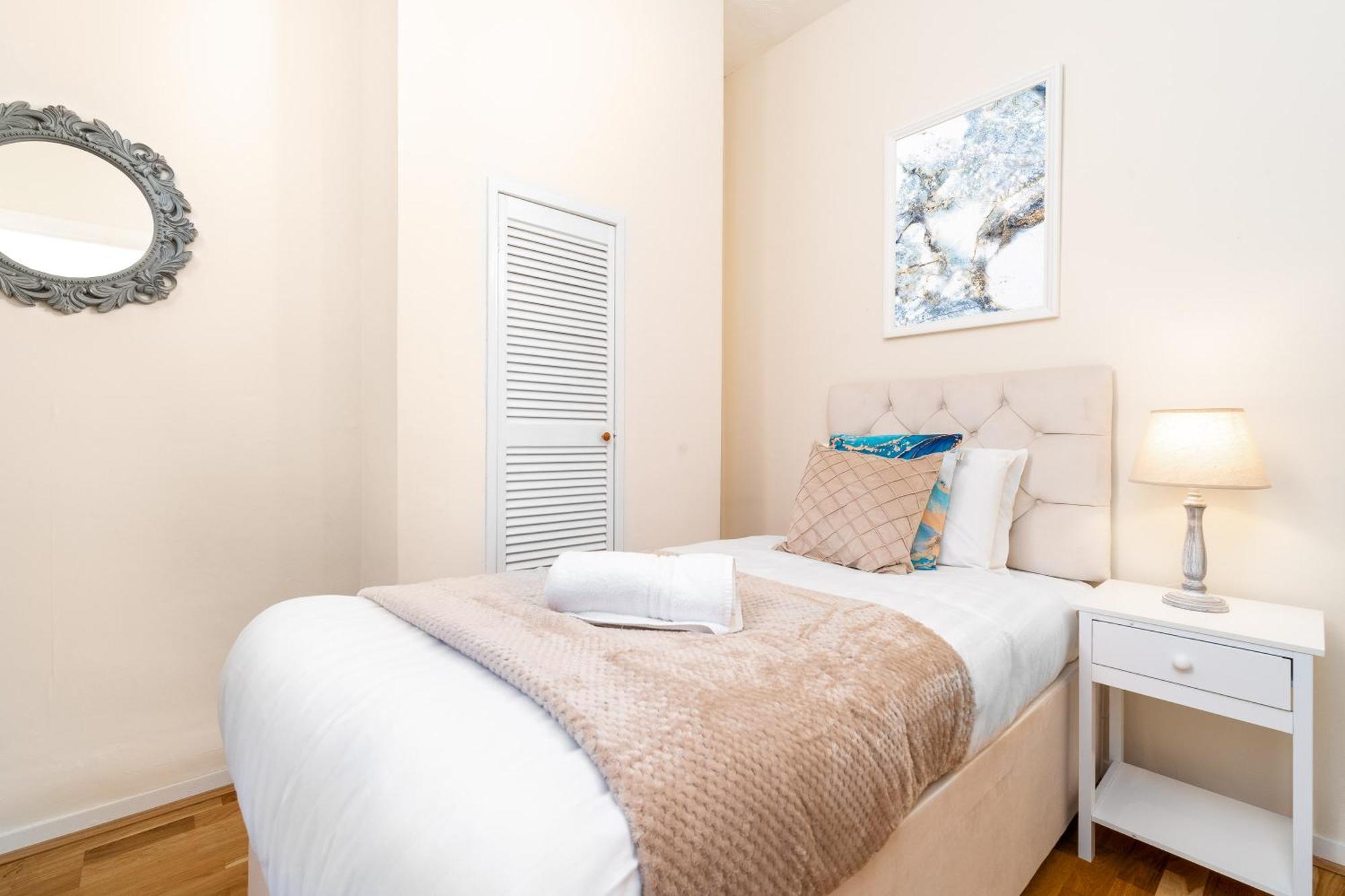 Luxury 3 Bedroom House - Harborne - Parking - Garden - Wifi & Netflix 122G Μπέρμιγχαμ Εξωτερικό φωτογραφία